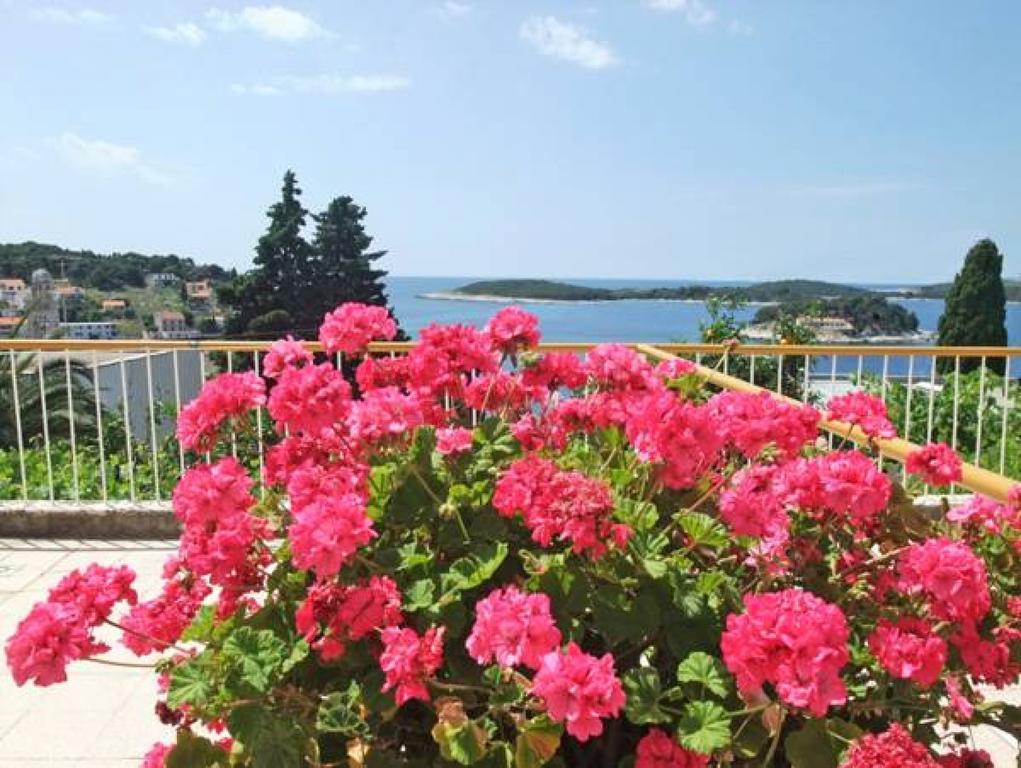 Rooms Vinka Tudor Hvar Town Exterior photo